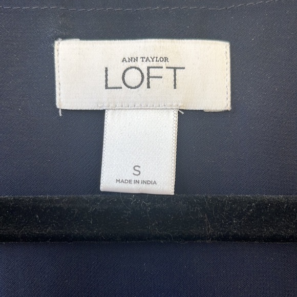 Ann Taylor Loft sequinned Navy tank. Worn once - Picture 4 of 6